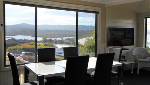 SEA EAGLE COTTAGE Amazing Views Of Bay Of Fires - Tourism Guide 24