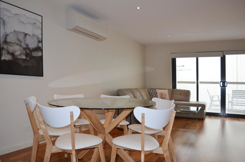 Kangaroo Bay Apartments - Travel Agents 9