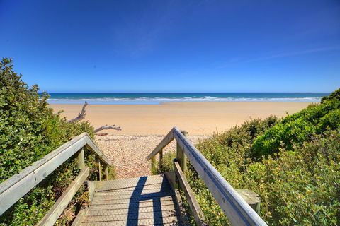 Amare Beachside Luxury - Tourism Guide 24