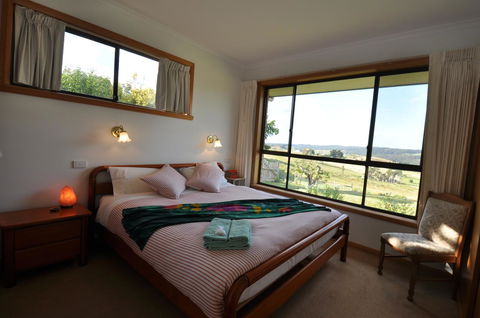 Plovers Ridge Country Retreat - Travel Search 1