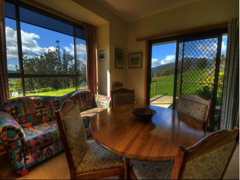 Plovers Ridge Country Retreat - Travel Search 5
