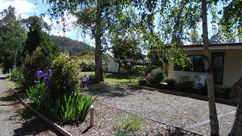 Karoola Cottage Self Contained - Tourism Guide 3