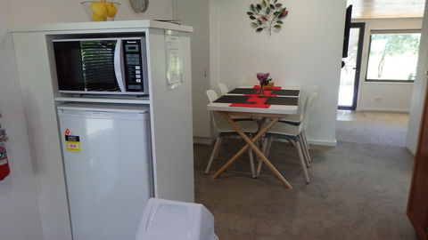 Karoola Cottage Self Contained - Tourism Guide 6