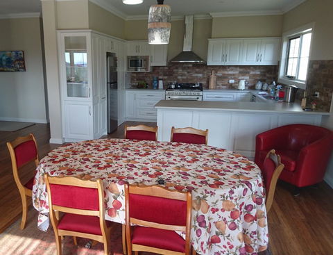 Mountain Blue Guest House - Travel Search 20