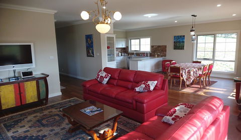 Mountain Blue Guest House - Travel Search 6
