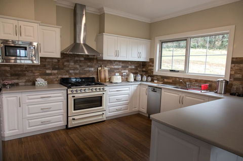 Mountain Blue Guest House - Travel Search 18