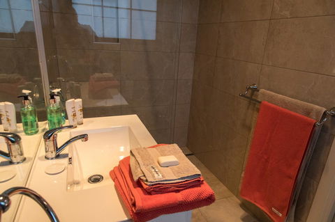 Mountain Blue Guest House - Travel Search 14
