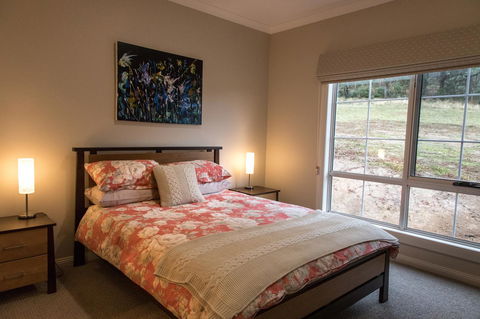 Mountain Blue Guest House - Travel Search 17