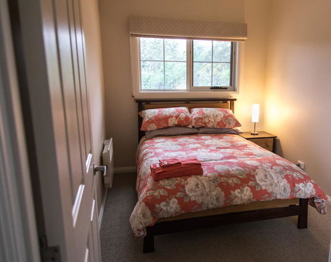 Mountain Blue Guest House - Travel Search 15
