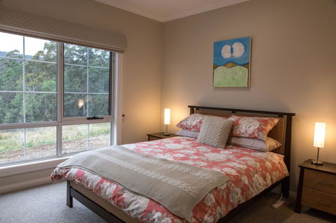 Mountain Blue Guest House - Travel Search 16