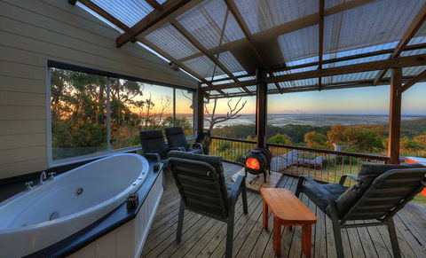 Island View Spa Cottage - Travel Search 1