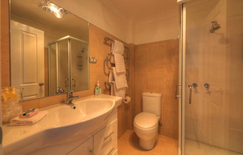 Sheer Pleasure Accommodation - Travel Search 16