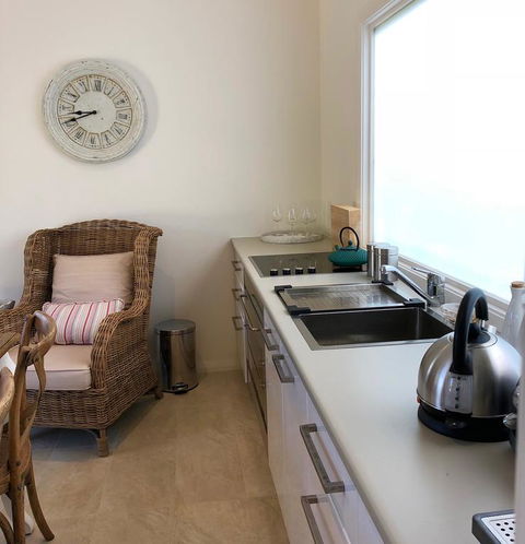 NEW: Tranquil Retreat -The Barn House Ingleside, Northern Beaches - Cruises Travel 3