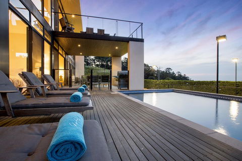 Newhaven Luxury Family Home With Bay Views, Large Pool, Jacuzzi, Tennis Court, Playground - Travel Search 0