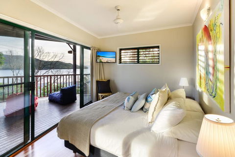 NEWLY BEAUTFULLY RENOVATED 16 The Casuarina - 3 Bedroom House With 180 Degree Ocean Views - Tourism Guide 2