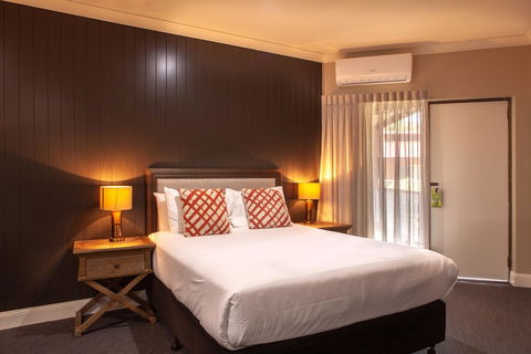 Nightcap At Archer Hotel - Travel Agents 0