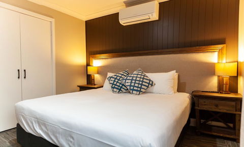 Nightcap At Archer Hotel - Travel Agents 1