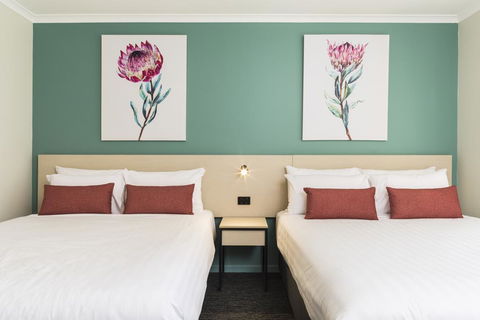 Nightcap At Balaclava Hotel - Tourism Guide 1
