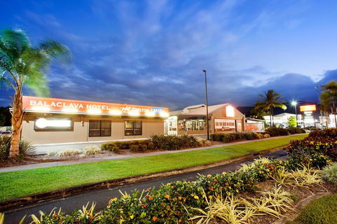 Nightcap At Balaclava Hotel - Tourism Guide 2