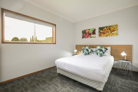 Nightcap At Federal Hotel Toowoomba - Cruises Travel 0