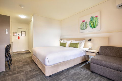 Nightcap At Shoppingtown Hotel - Tourism Guide 0