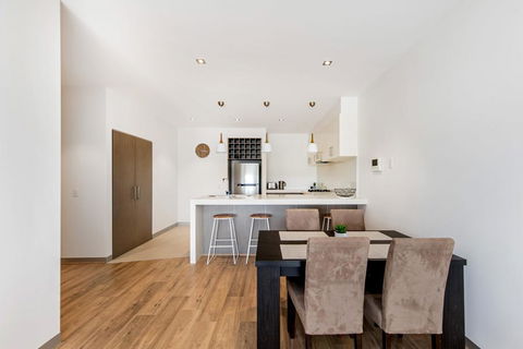 NORTH POINT RETREAT - MORNINGTON - Tourism Guide 0