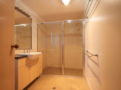NRMA Bathurst Panorama Holiday Park - Cruises Travel 2
