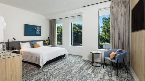 Oaks Cairns Hotel - Tourism Guide 0