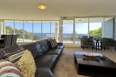 Oasis, Unit 9/5 Laman Street - Cruises Travel 0