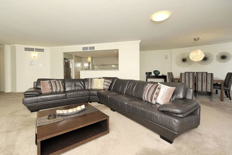 Oasis, Unit 9/5 Laman Street - Cruises Travel 1