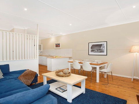 Ocean Blue Apartment One - Oceanfront Apartment - Cruises Travel 1