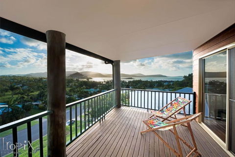 Ocean Views Whitsundays - Tourism Guide 0