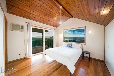 Ocean Views Whitsundays - Tourism Guide 1