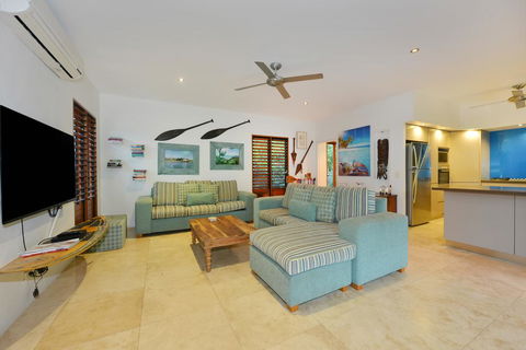 Oceaneyes Getaway - Tourism Guide 2