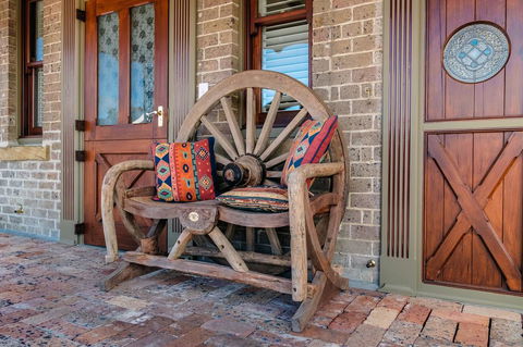 Old Bank Boutique Hotel - Travel Agents 2