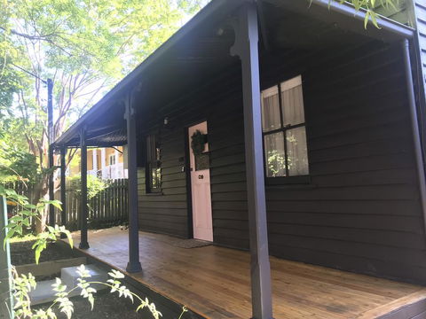 Old Railway Cottage - Tourism Guide 0