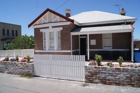 Old Sergeants Quarters - Tourism Guide 0