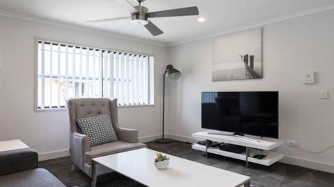 One Bedroom Apartment With Free Wifi - Tourism Guide 0