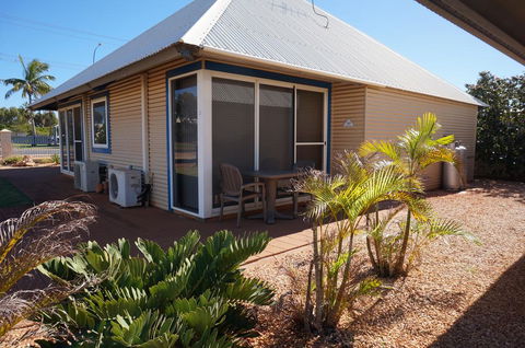 Osprey Holiday Village Unit 201-1 Bedroom - Wonderful 1 Bedroom Studio Apartment With A Pool In The Complex - Tourism Guide 0