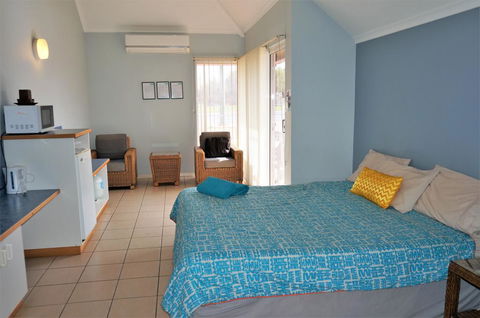 Osprey Holiday Village Unit 222-1 Bedroom - Great 1 Bedroom Studio Apartment With A Pool In The Complex - Tourism Guide 1
