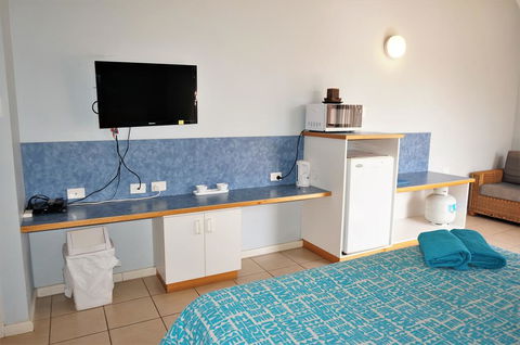 Osprey Holiday Village Unit 222-1 Bedroom - Great 1 Bedroom Studio Apartment With A Pool In The Complex - Tourism Guide 3