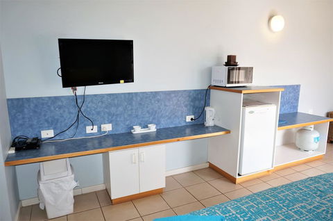 Osprey Holiday Village Unit 222-1 Bedroom - Great 1 Bedroom Studio Apartment With A Pool In The Complex - Tourism Guide 2