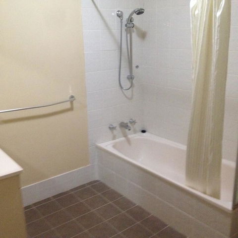 Oxley Court Serviced Apartments - Cruises Travel 3