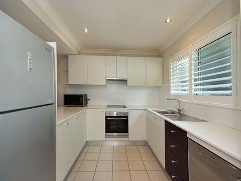 Pacific Blue Townhouse 358, 265 Sandy Point Road - Travel Agents 3