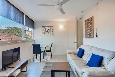 PADDINGTON PAD With PARKING & SMART TV & POOL - Cruises Travel 3