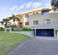Paradiso Unit 1/1 Laman Street - Cruises Travel