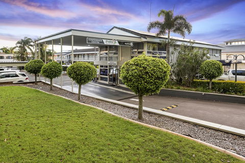 Park Motor Inn - Cruises Travel 1