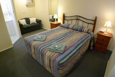 Parkhaven Motel - Travel Agents 1