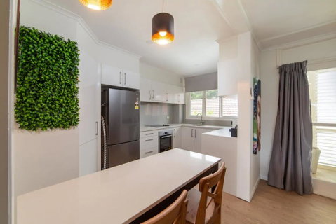 Peaceful 3 Bedroom Apartment In Ascot - Tourism Guide 1
