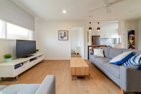 Peaceful 3 Bedroom Apartment In Ascot - Tourism Guide 0
